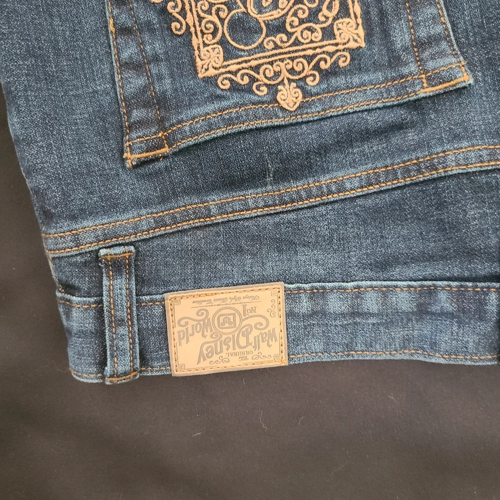 Disney Park Embroidered Authentic Women's Blue Jeans Size 10 Mickey Mouse - Picture 5 of 7